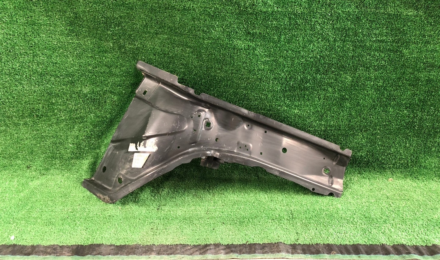 เหล็กกั้บบังโคลนหน้า Ford Focus 2012-18