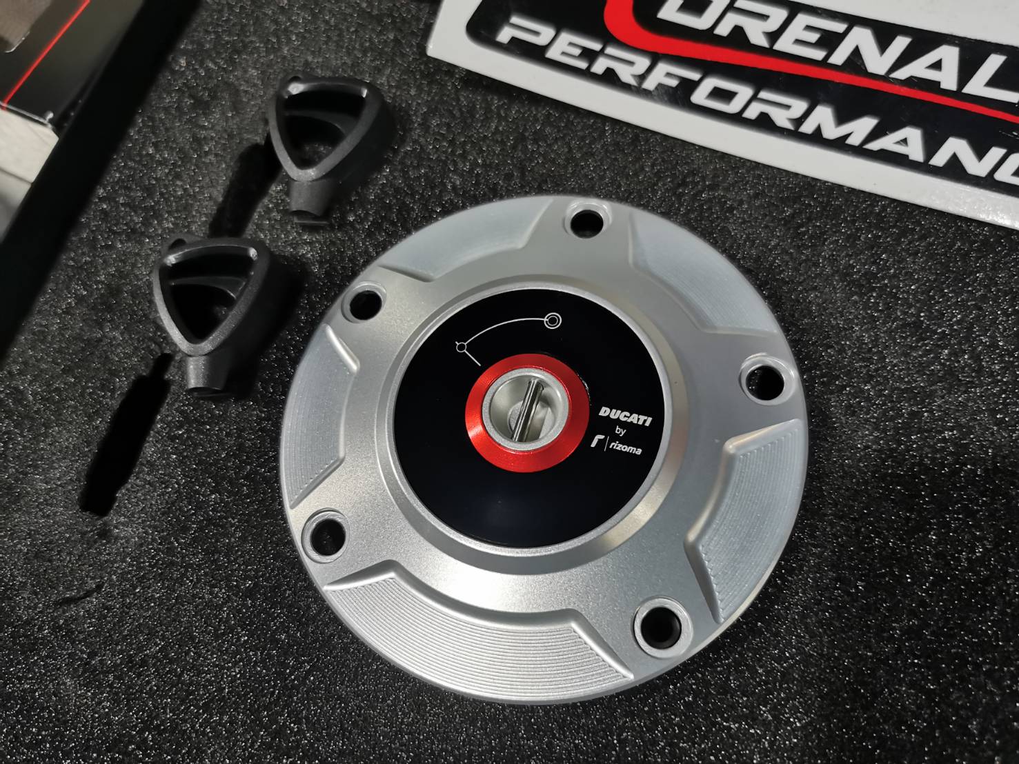 ฝาถังน้ำมัน Ducati performance by Rizoma สำหรับ Panigale 899 1199