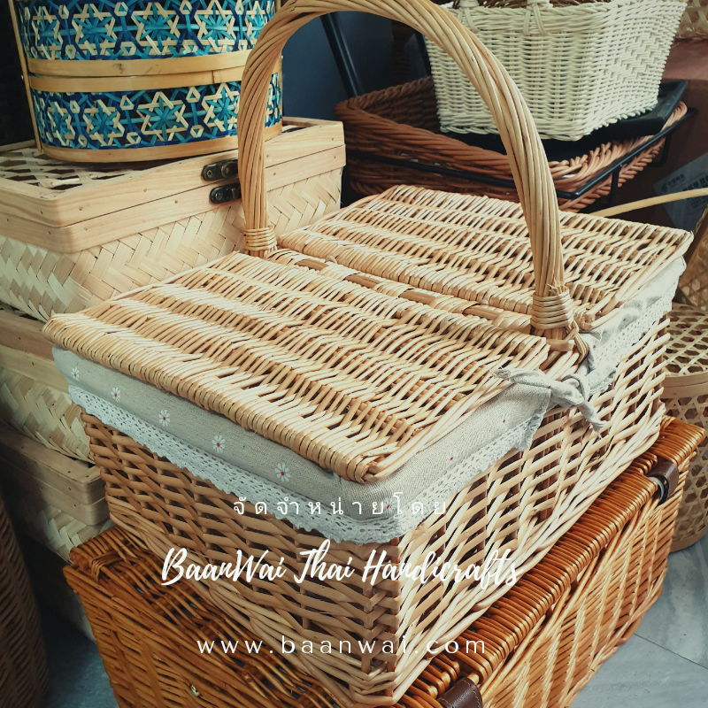 ตะกร้าปิคนิค กล่องหวายบุผ้า ทรงเหลี่ยม