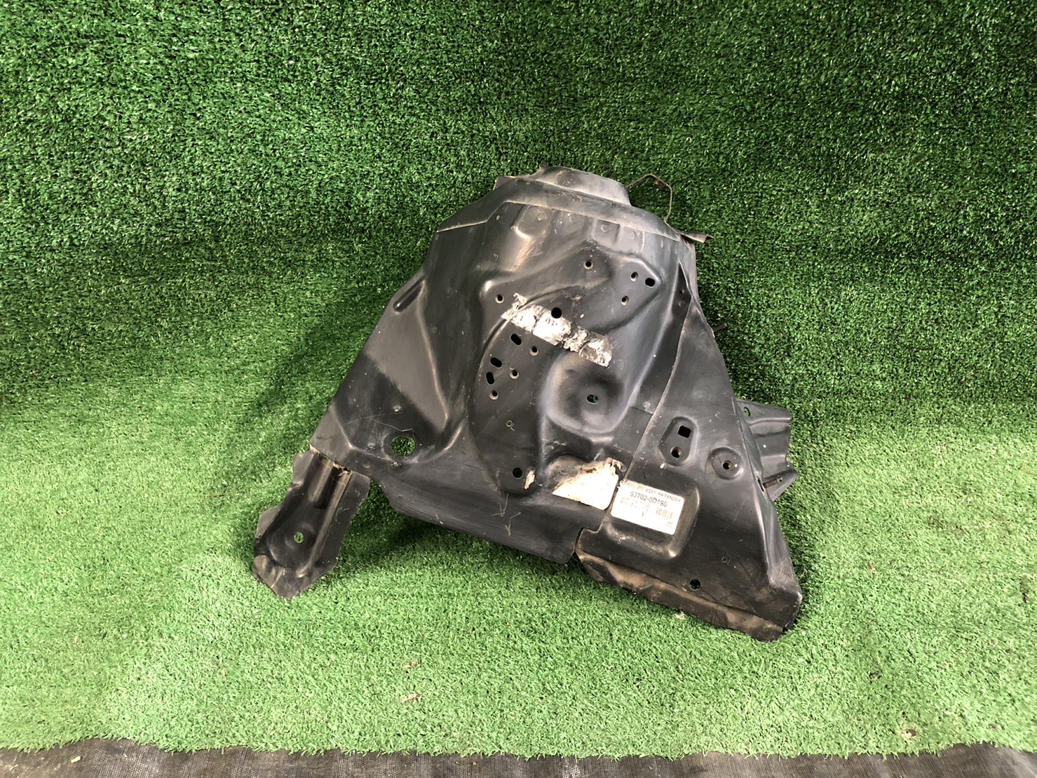 เบ้าโช๊คอัพหน้า ข้างบังโคลน L Toyota Vios 2014-16