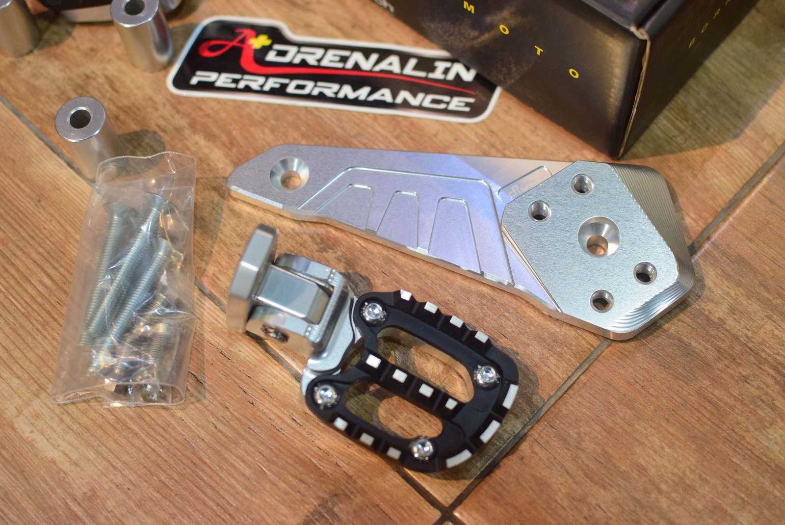 Lightech พักเท้า สำหรับ X-ADV 750 2021+