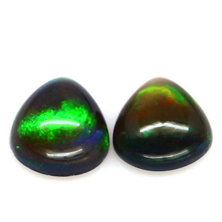 แบล็คโอปอล (Black Opal) 1.60 กะรัต 2 ชิ้น