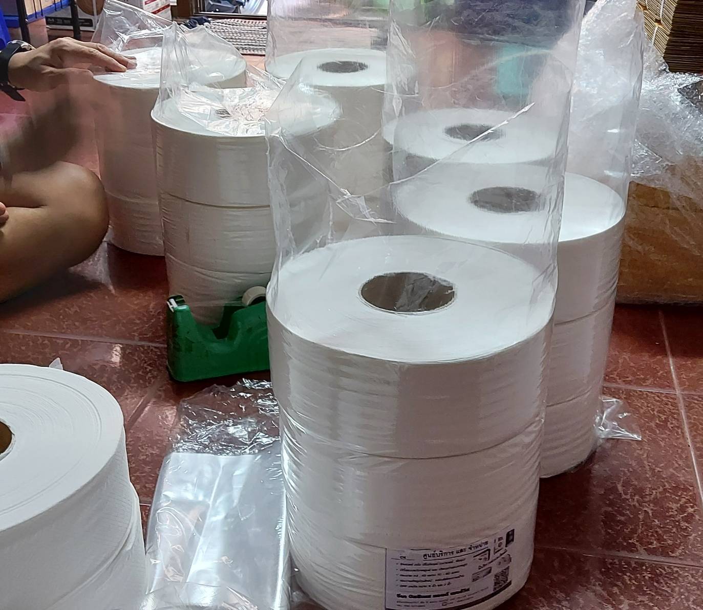 กระดาษทิชชู กระดาษชำระ ม้วนใหญ่ GK แพ็ก 3 ม้วน