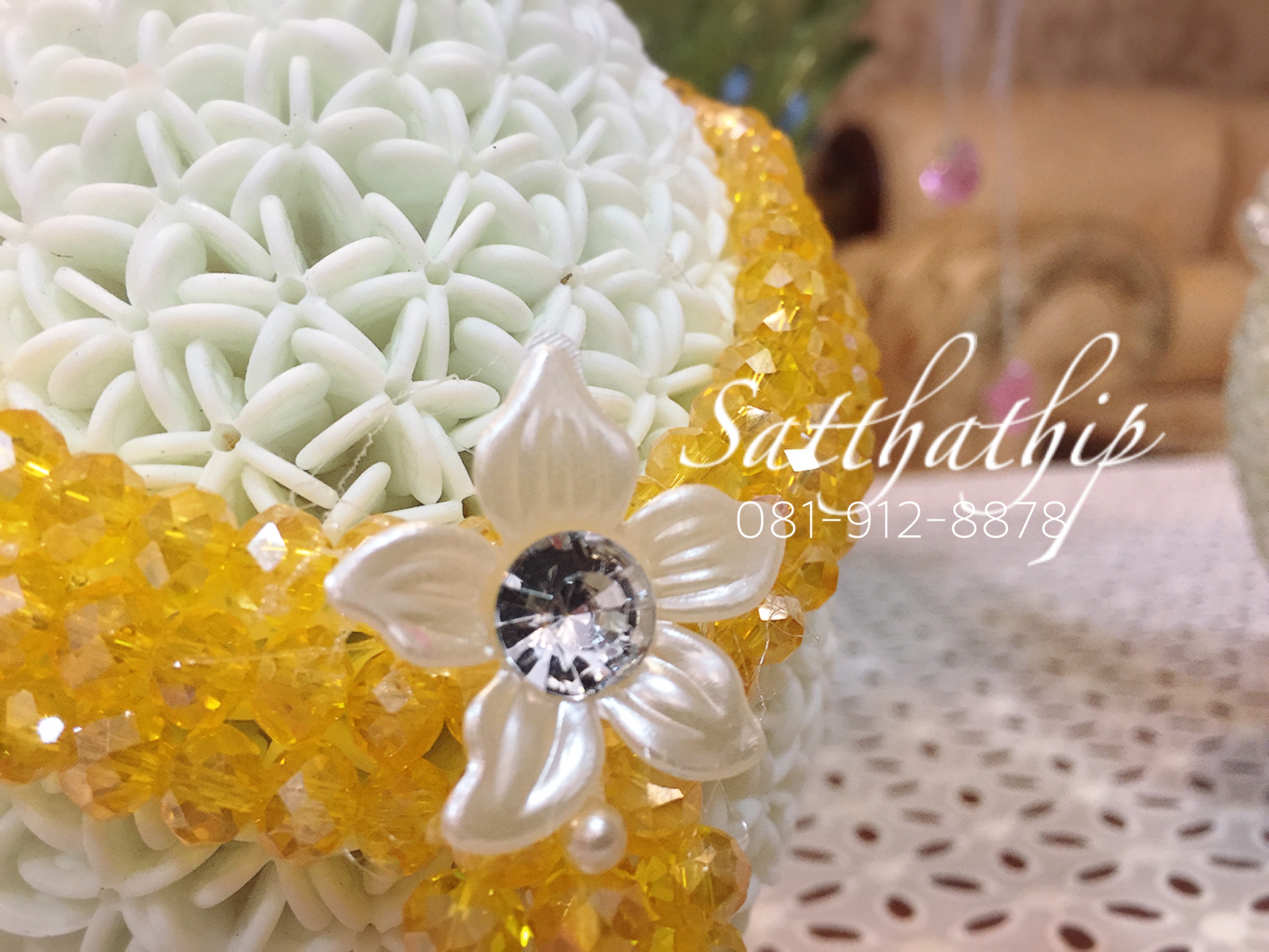 พานพุ่ม - พานพุ่มสักการะ - พานพุ่มดอกรัก - พานพุ่มดอกรักประดิษฐ์ (พลาสติก) - พานพุ่มสีขาว - Panpum