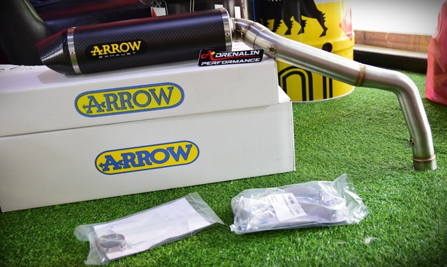 ท่อ Arrow รุ่น Indy race สลิปออน สำหรับ CBR600 2021+ (For Exhibition only)