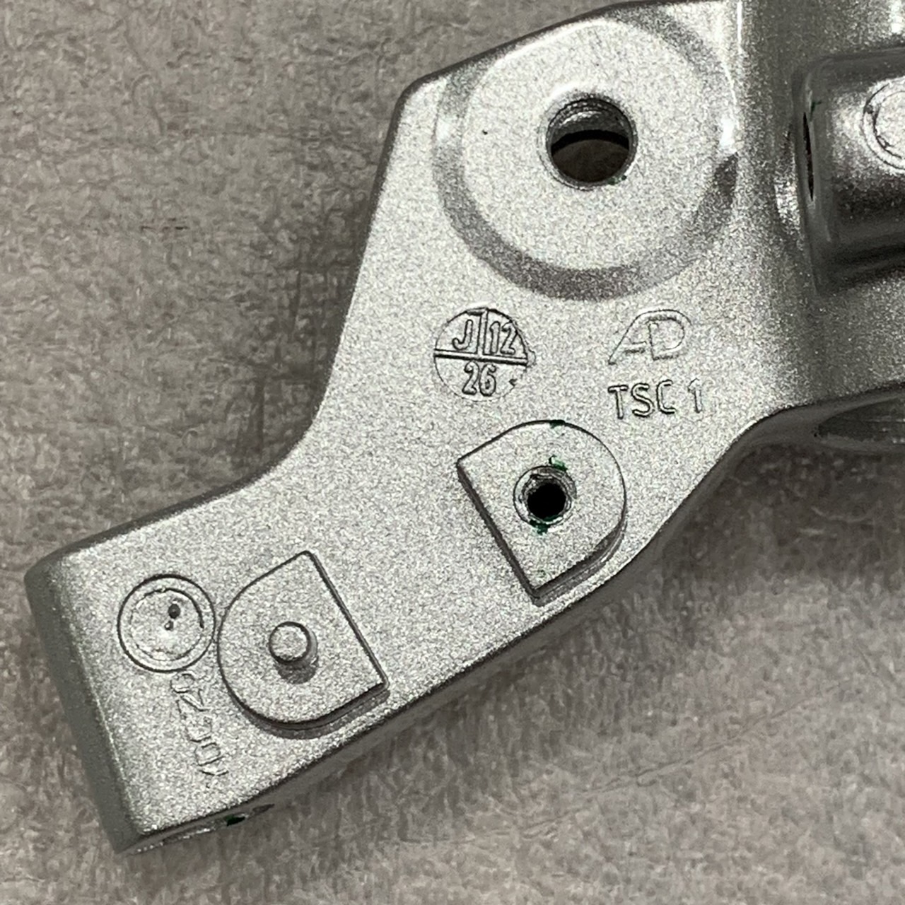 4D0-H2911-00 หูยึดก้านเบรคสีเงิน FINO คาร์บู อะไหล่แท้ YAMAHA