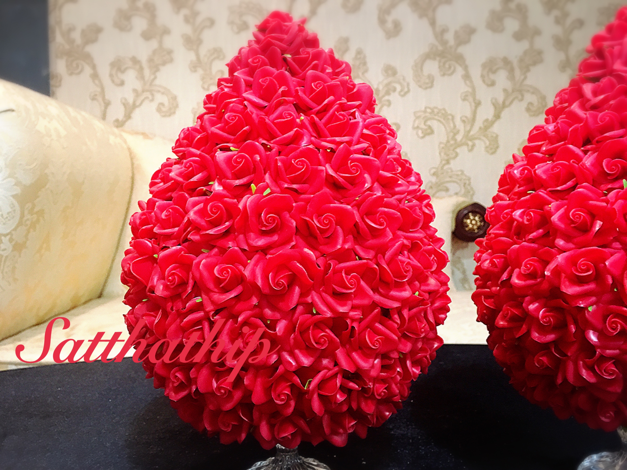 พานพุ่มดอกกุหลาบ ประดิษฐ์จากดิน ***ไม่ใส่ใบ [7.5 นิ้ว 4,600 บาท/คู่]