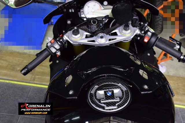 สติ๊กเกอร์คาร์บอนแท้ สำหรับแปะฝาเติมน้ำมัน ของ S1000RR 15+