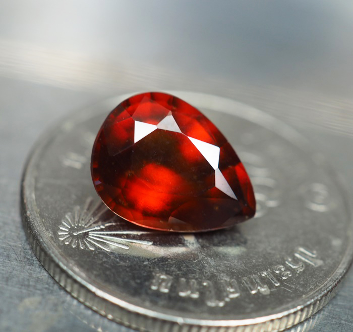 เฮสโซไนต์โกเมน (Hessonite) 2.45 กะรัตสีแดงส้ม