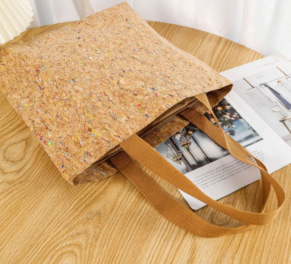 กระเป๋าผ้าไม้ก๊อก,กระเป๋าไม้ก๊อก,สกรีนโลโก้