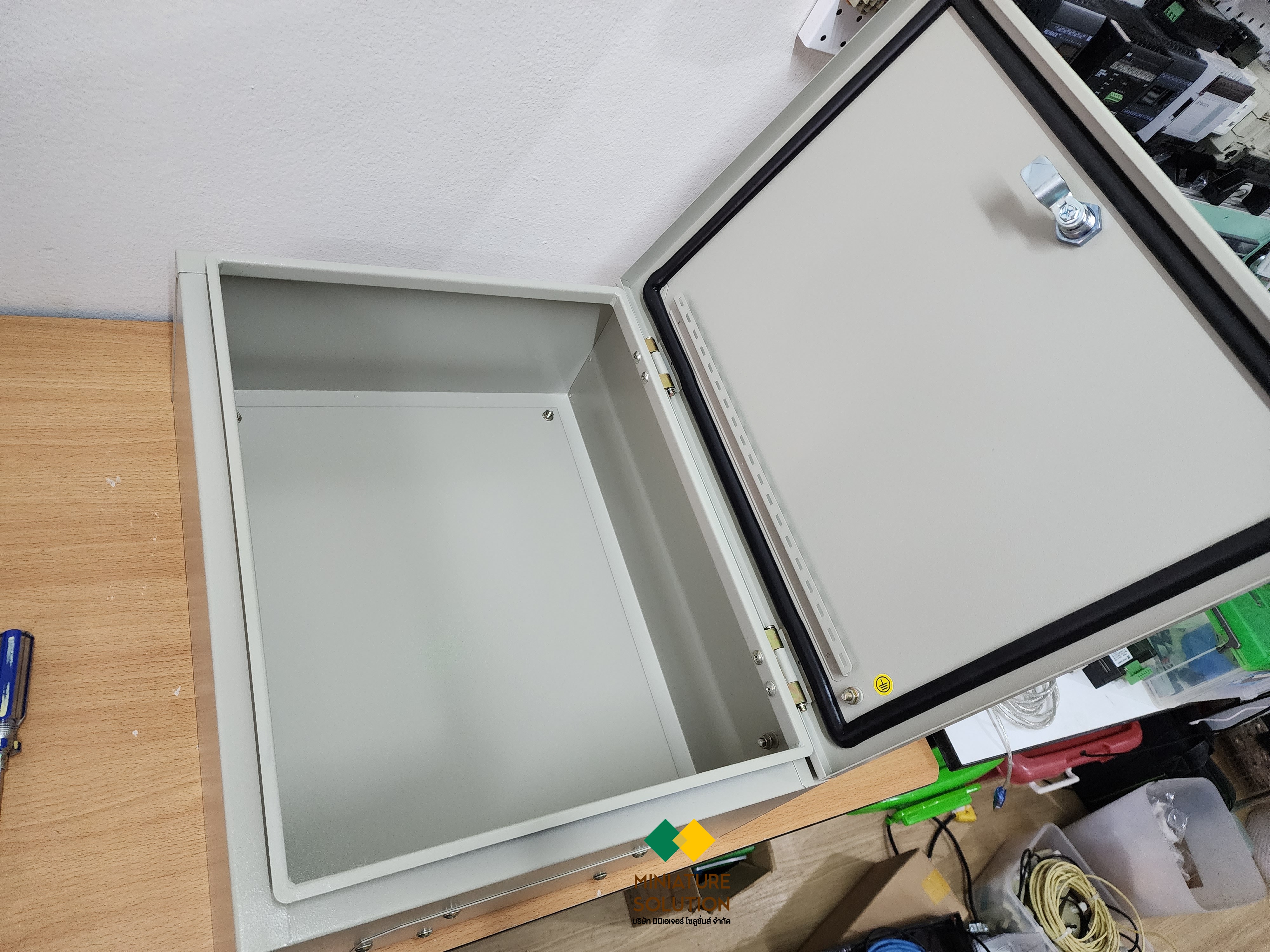 ตู้ควบคุม AHU ระบบทำความเย็นตู้คอนเทนเนอร์ วัดอุณหภูมิ ความชื้น วัดการใช้พลังงานไฟฟ้าเพื่อลดค่าไฟ