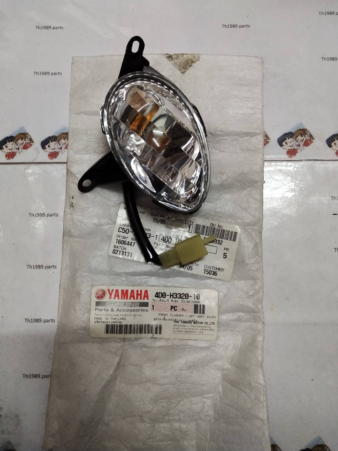 ชุดไฟเลี้ยวหน้าข้างขวาเลนซ์ใส สำหรับรุ่น FINO อะไหล่แท้ YAMAHA 4D0-H3320-10