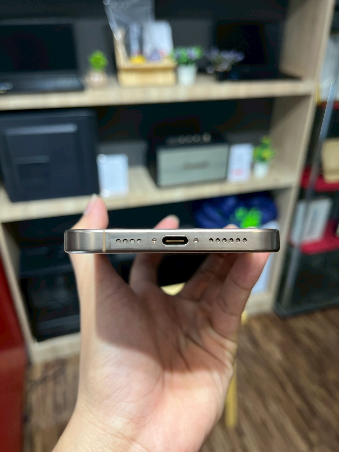 iPhone 16 Pro Max 256GB Desert Titanium