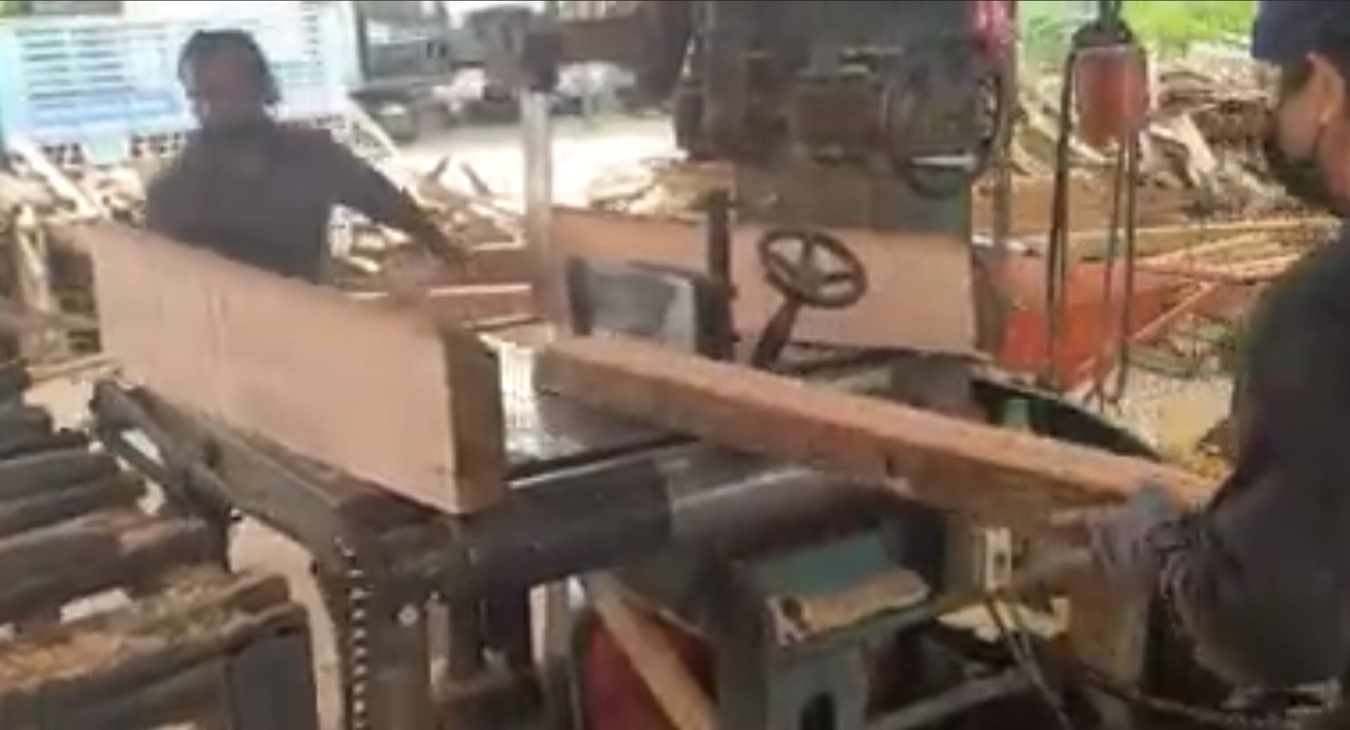 ( รหัส E1-เงา ) ศาลาไม้สัก เสาเหลี่ยมเอียง สีเงา คาตาล / นาด 2.30x2.30x3.00 เมตร