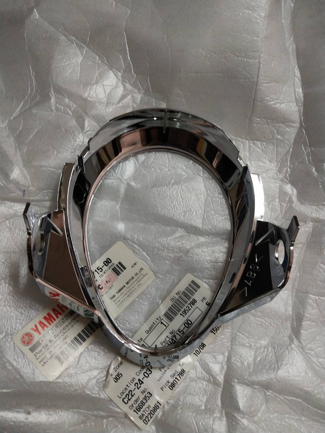 ขอบไฟท้ายโครเมียม ฟีโน่ สำหรับรุ่น FINO' 2011 อะไหล่แท้ YAMAHA 4D0-H4715-00