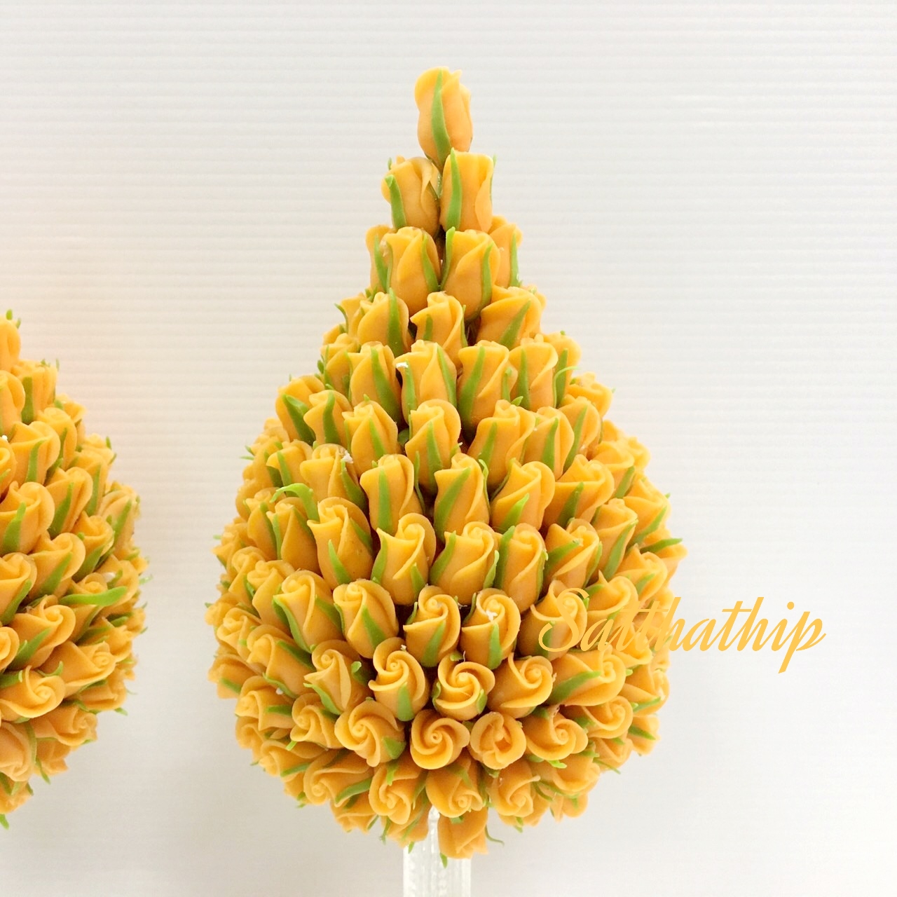 พานพุ่มดอกกุหลาบ ประดิษฐ์จากดิน [4 นิ้ว 1,890 บาท/คู่]