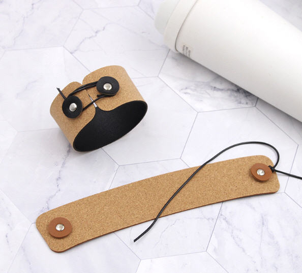 ที่จับแก้วน้ำไม้ก๊อก,ที่จับแก้วกันร้อน-เย็น,ที่จับแก้วน้ำ,สกรีนโลโก้,ขนาด23*4cm