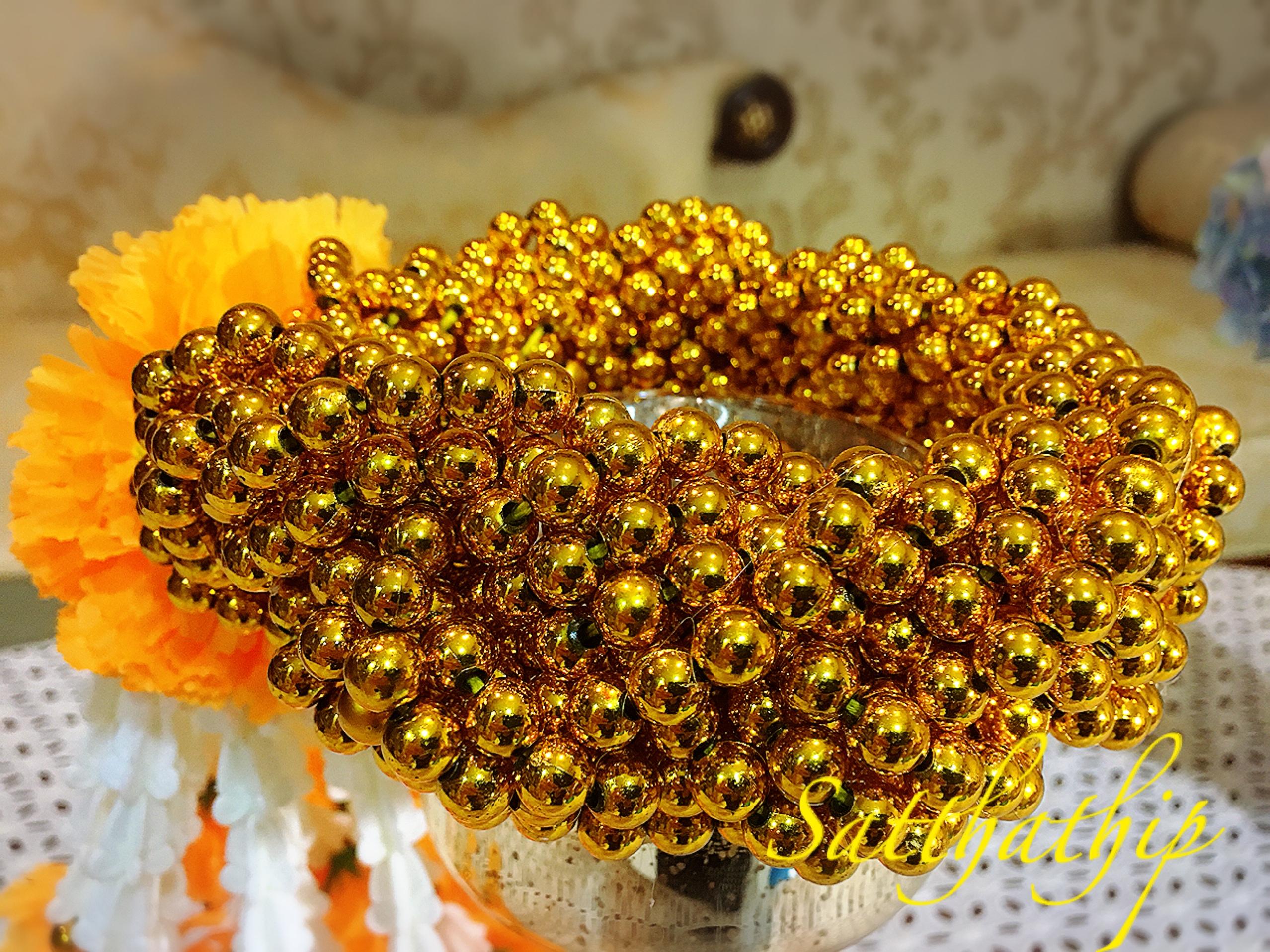 พวงมาลัยลูกปัด - พวงมาลัยลูกปัดสีทอง - Garland