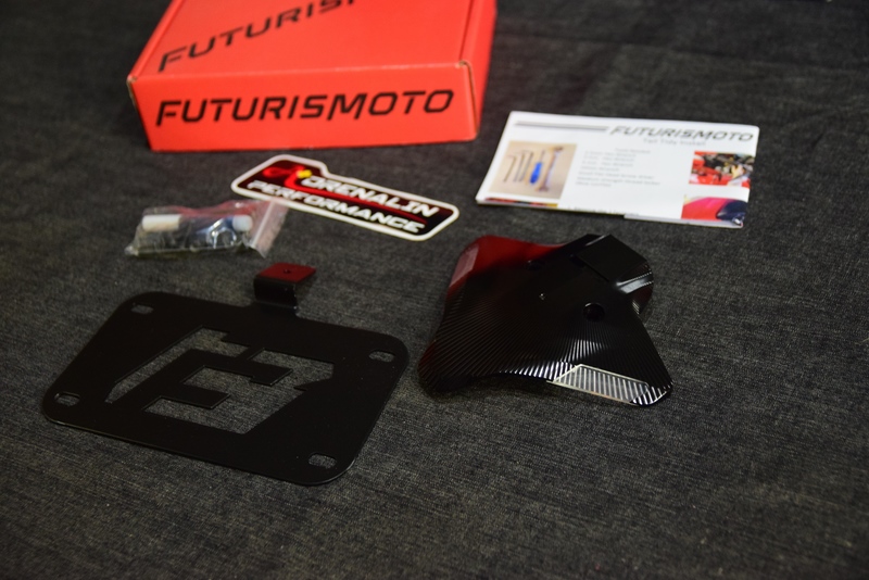 ท้ายสั้น futurismoto สำหรับstreet fighter V4 V2 ไฟเลี้ยวในตัว