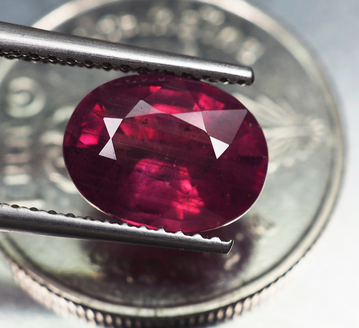 พลอยทับทิม (Ruby) 3.15 กะรัตสีแดงม่วง