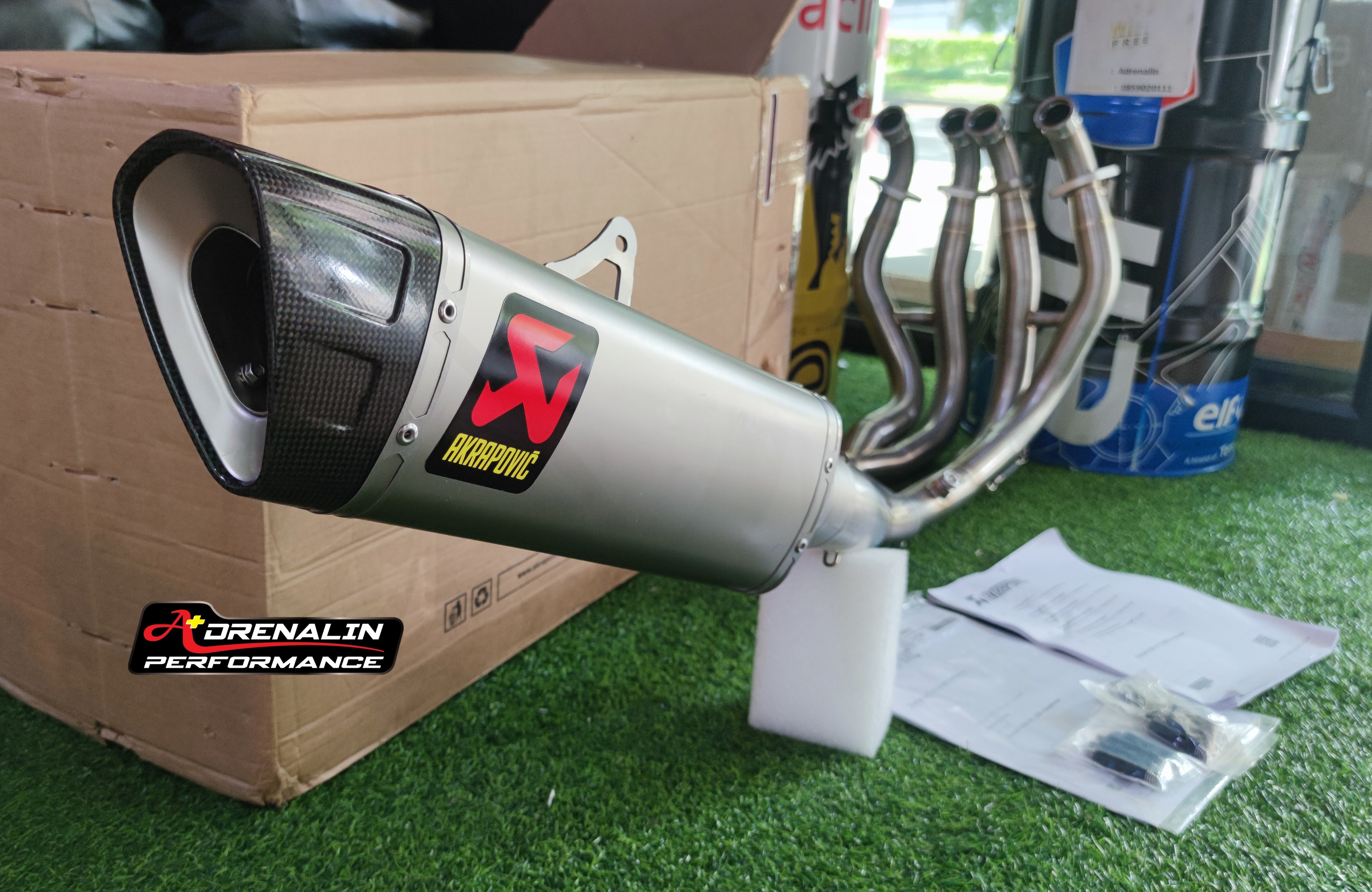 ท่อ Akrapovic full system ปลายไทเท ออกข้างเดียว สำหรับ Hyayabusa 2021+ (For Exhibition only)