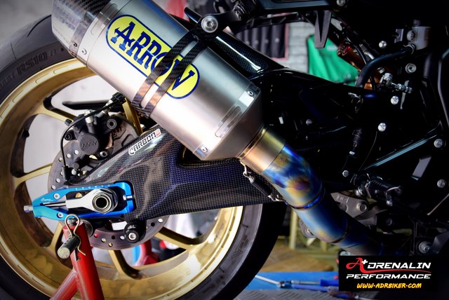 Carbon2Race ครอบสวิงอาร์มคาร์บอน สำหรับ GSXR 1000 2017+