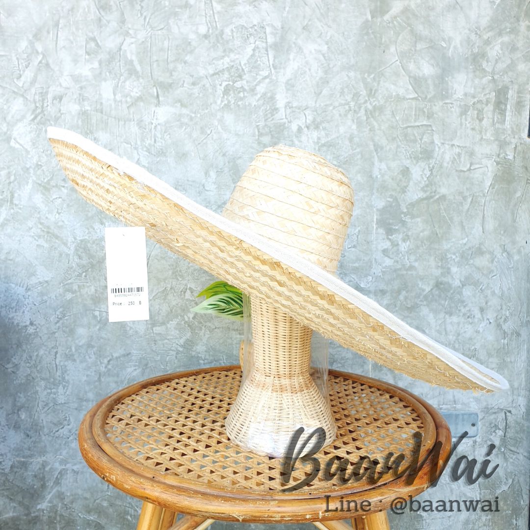 หมวกปีกกว้าง