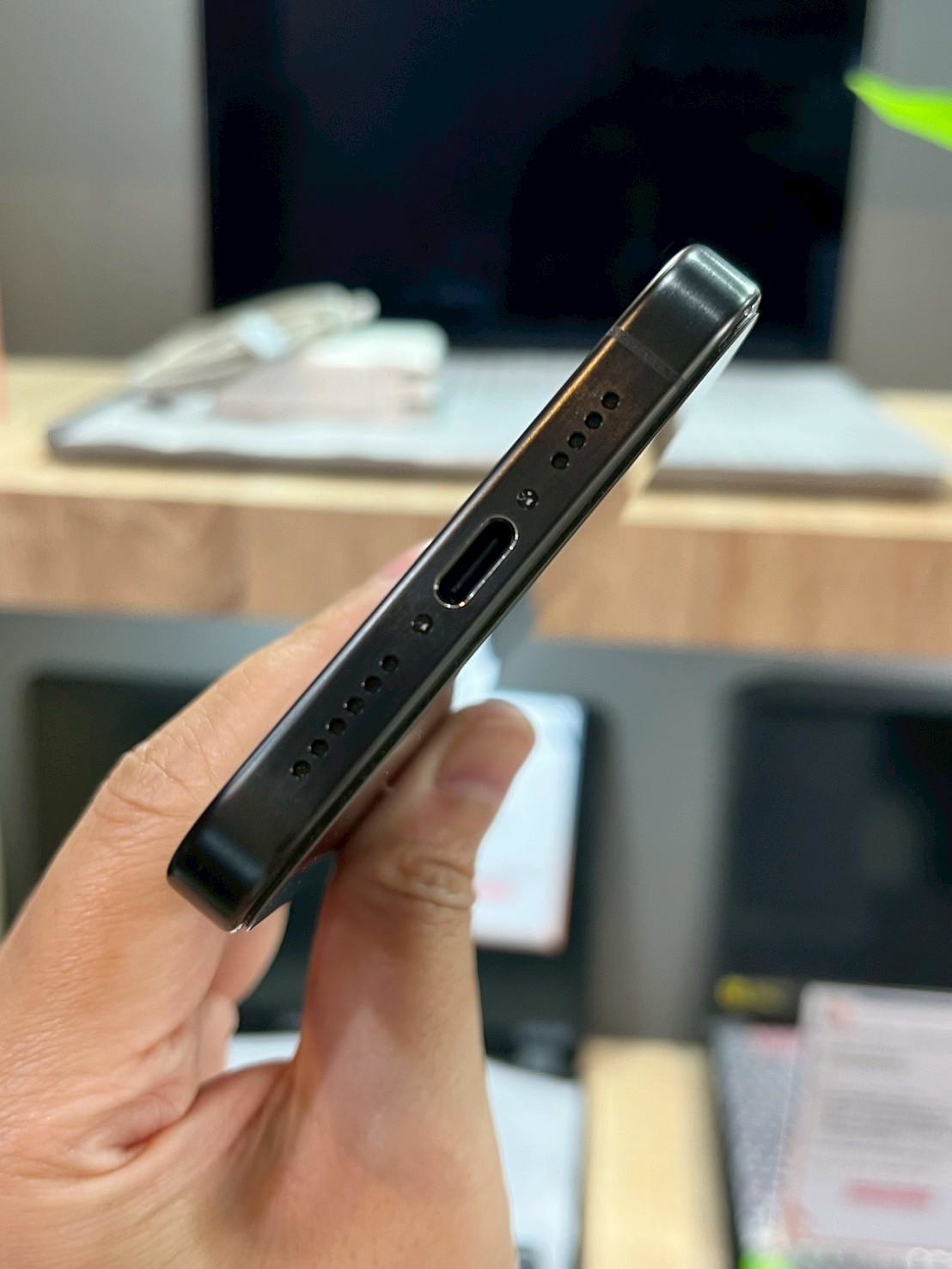 iPhone 15 Pro Max 256GB Black Titanium