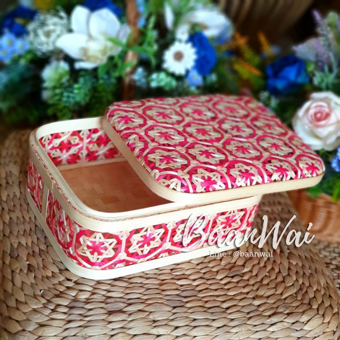 กล่องไม้ไผ่ ลายพิกุล ขนาด 20*25*8 cm