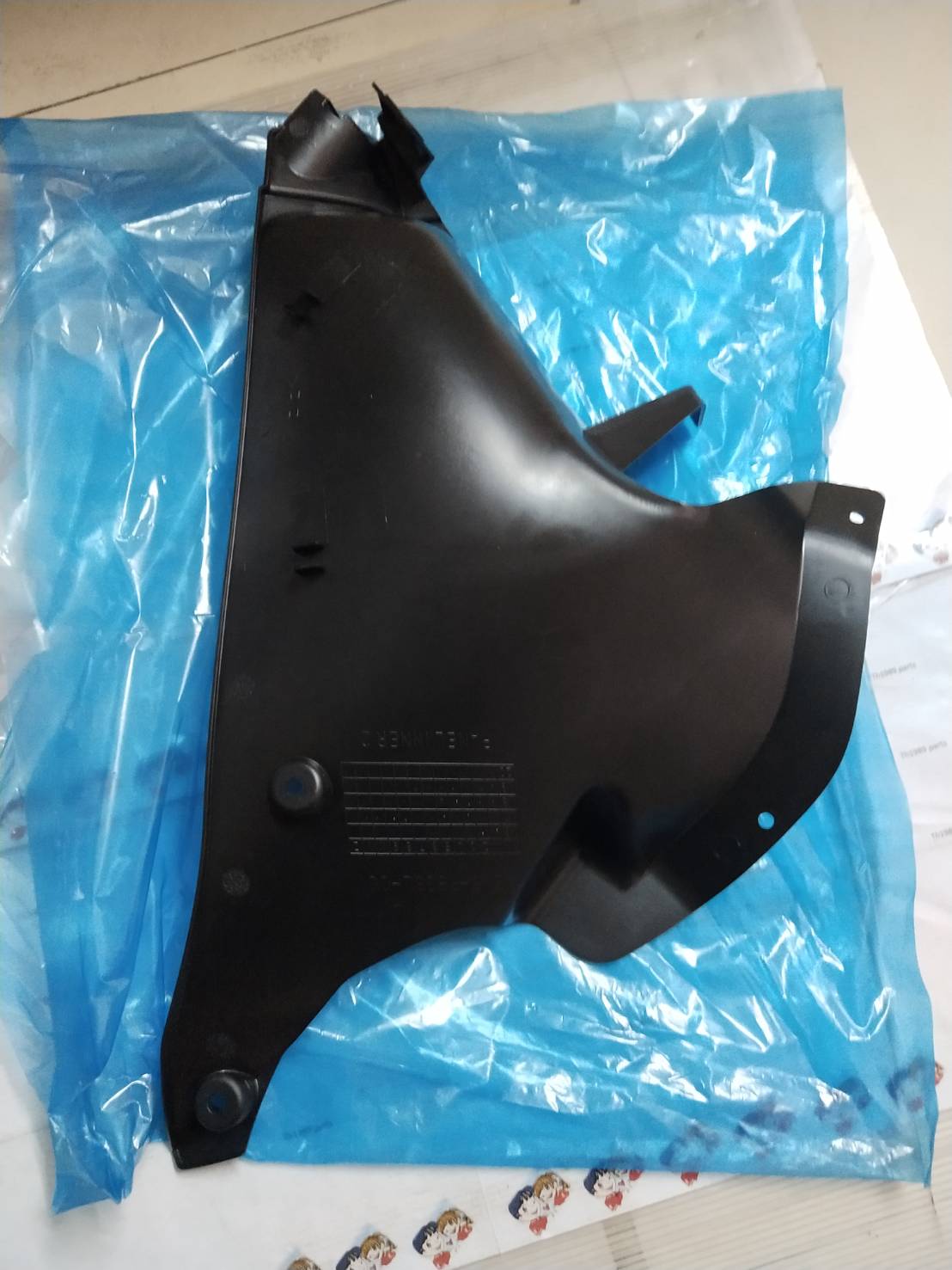 BK6-F836L-01 แฟริ่งตัวใน ข้างขวา R15 ALL NEW 2017-2020 อะไหล่แท้ YAMAHA รหัสเก่า BK6-F836L-00