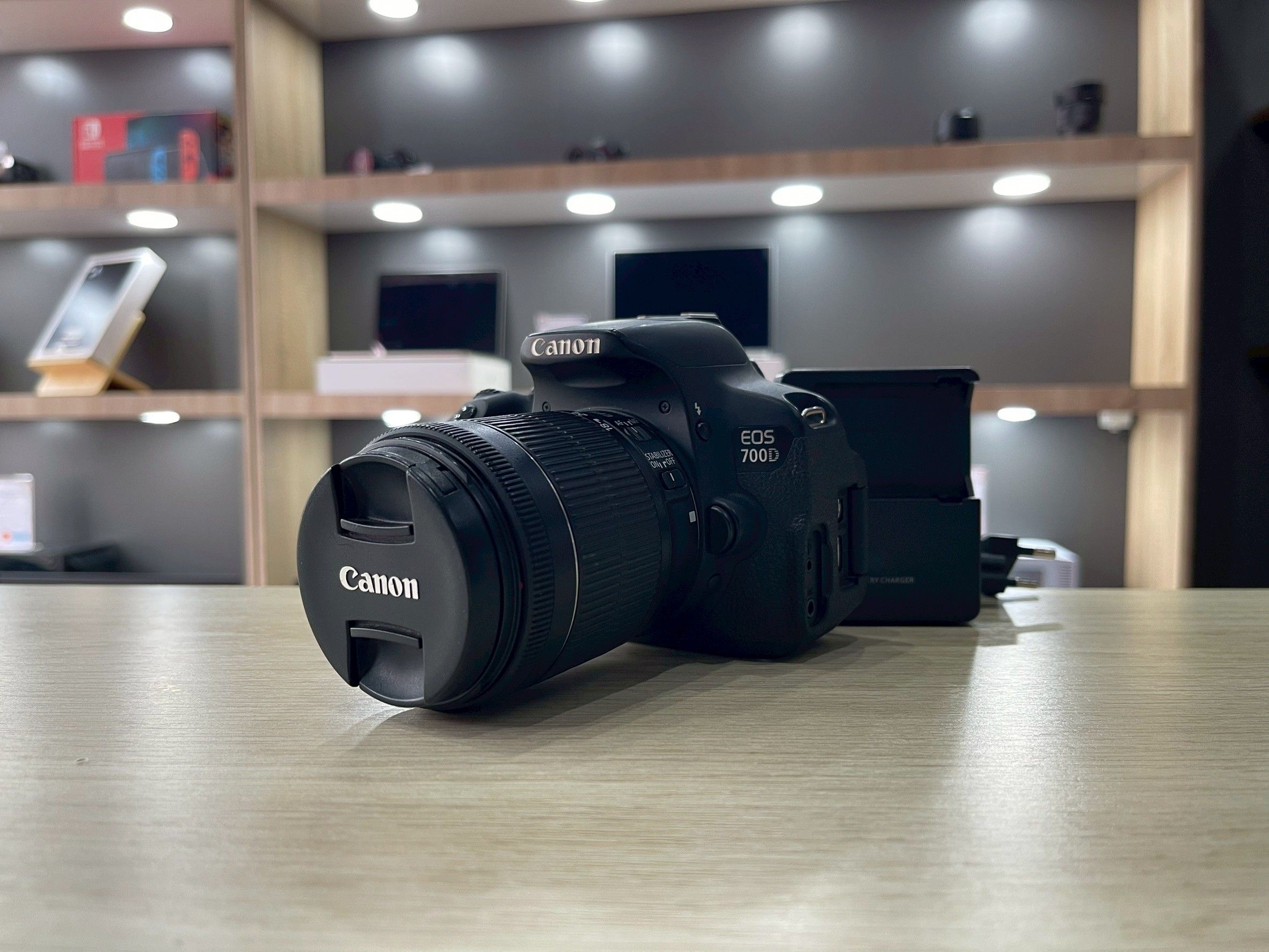 Canon EOS 700D + เลนส์ EF-S 18-55mm f/3.5-5.6 IS STM