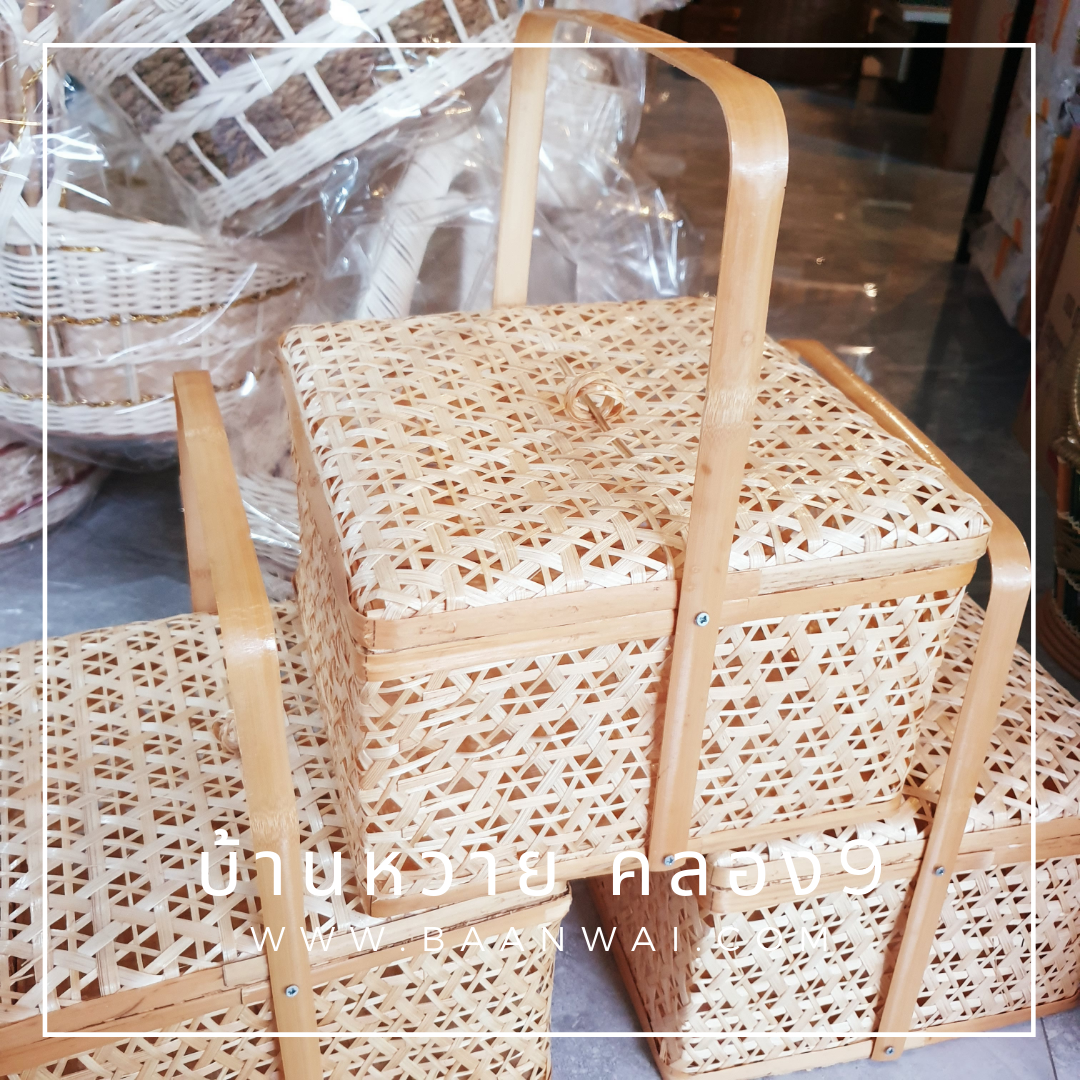 ปิ่นโตไม้ไผ่ ลายดาวล้อมเดือน ทรงเหลี่ยม ขนาด 10*10 นิ้ว