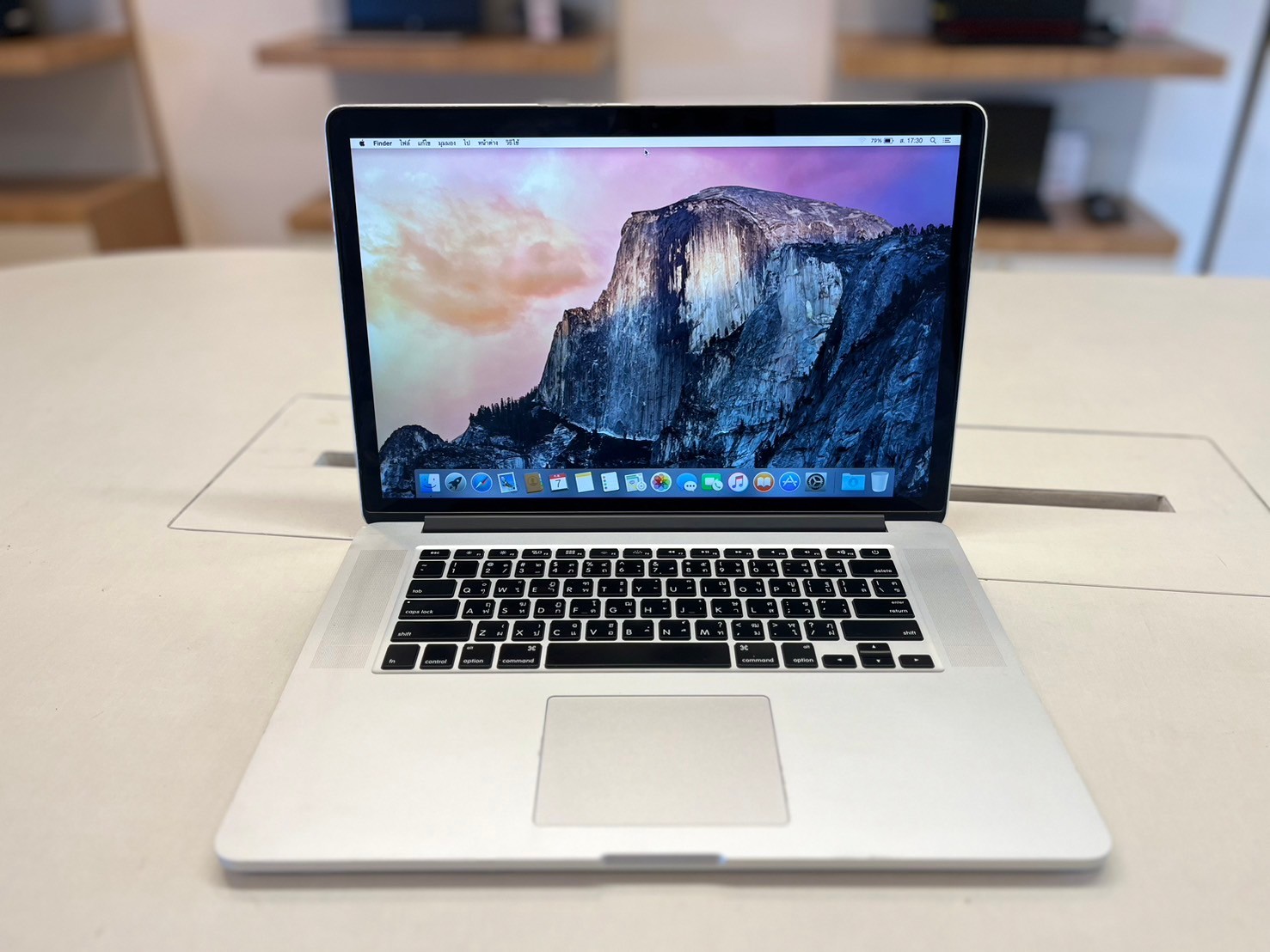 MacBook Pro 15" (Retina, ปี 2015) 16/512GB Silver