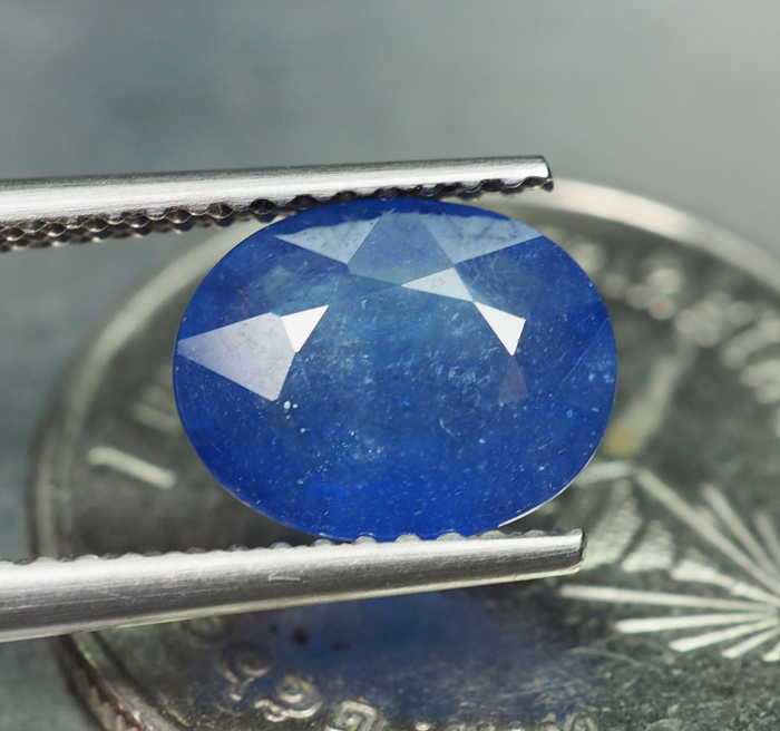 พลอยไพลิน (Blue Sapphire) 2.10 กะรัต