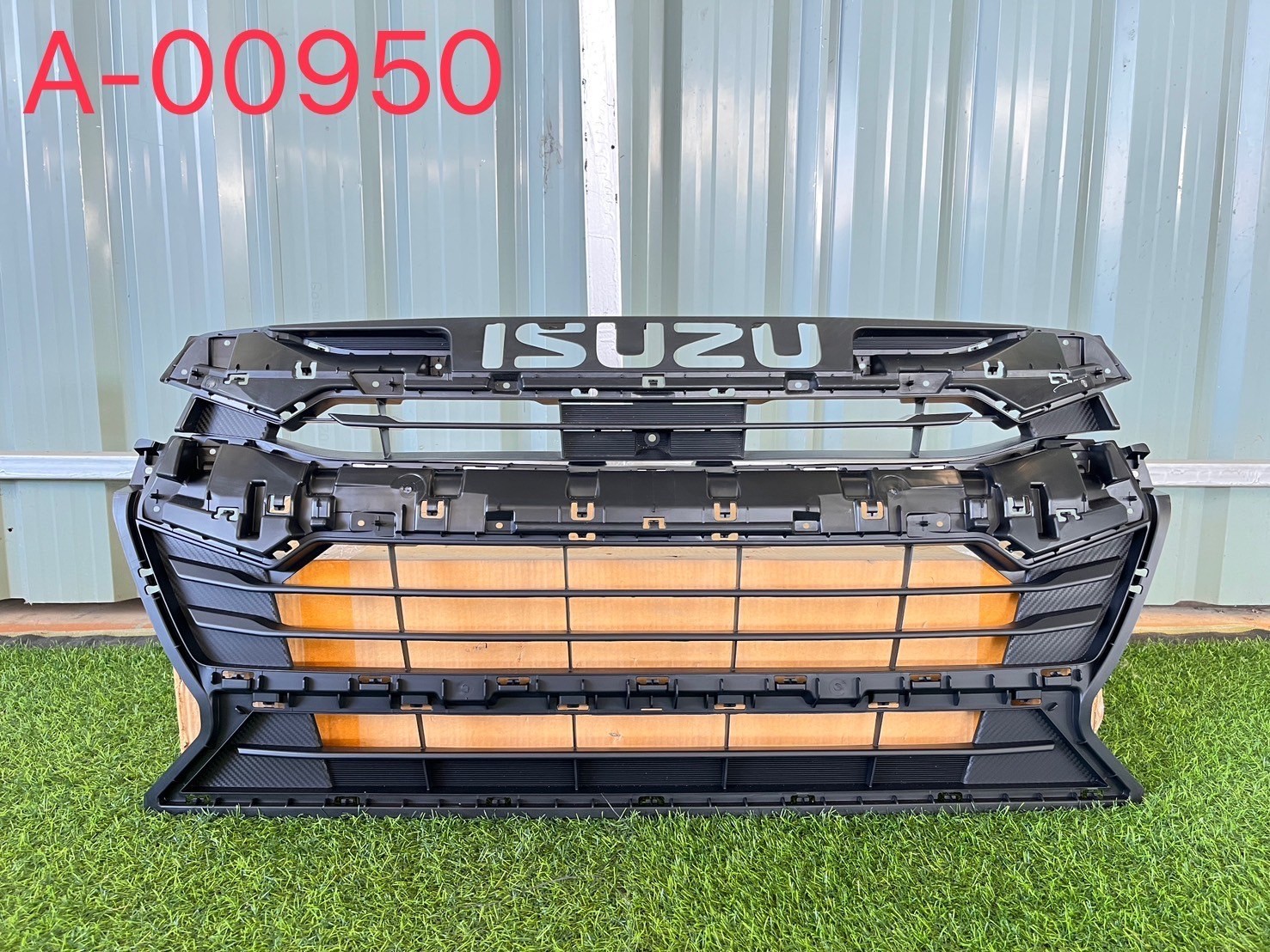 ซับในหน้ากระจัง ตัวบน+ตัวล่าง Isuzu D-Max 2022 ใหม่แท้