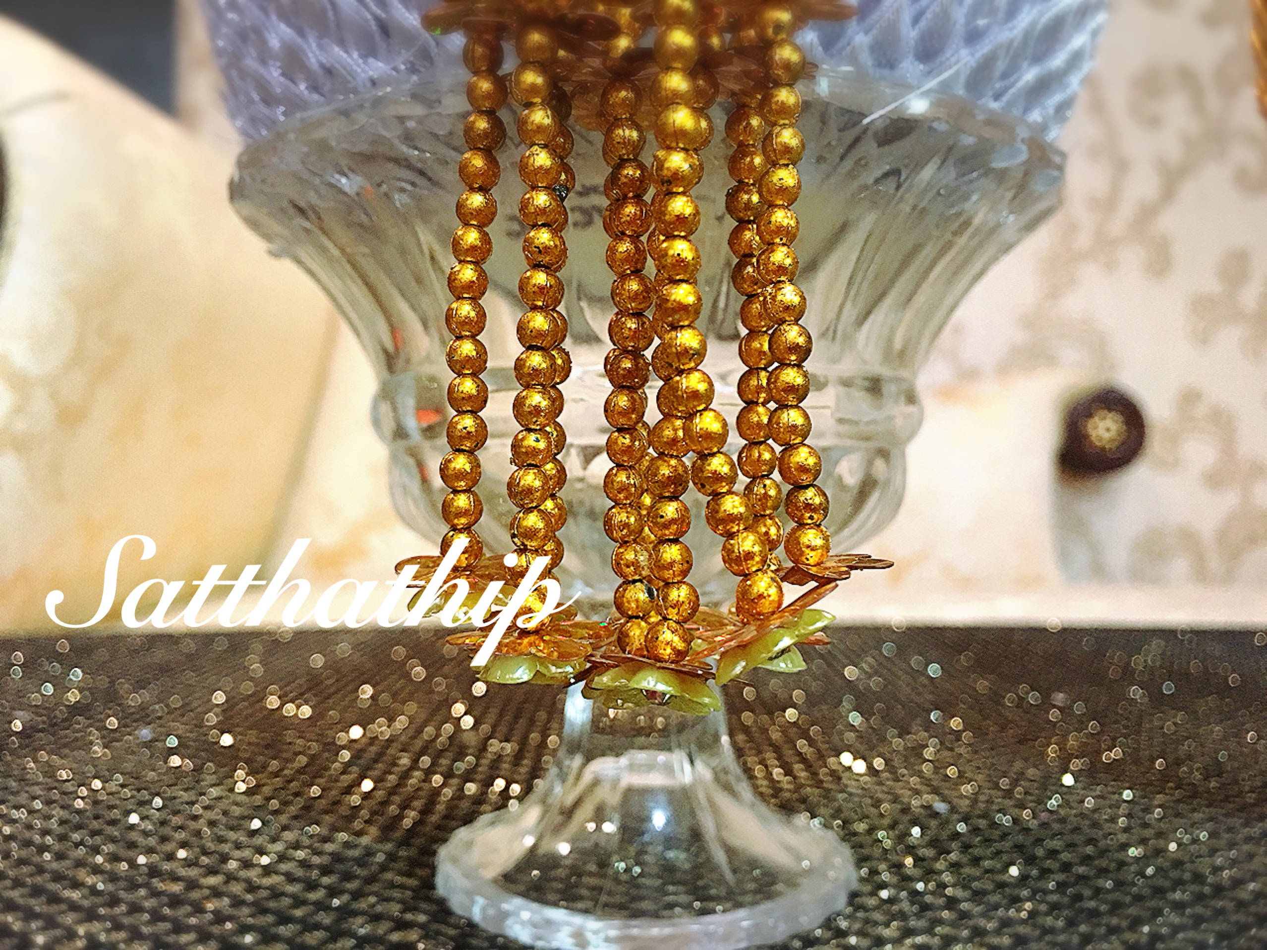 พานพุ่ม - พานพุ่มเงินทอง ประดับเกล็ดผ้า - พานพุ่มผ้าตาด - Phan bush