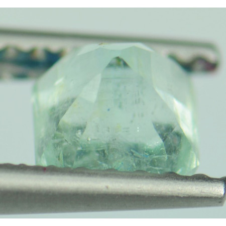 พลอยมรกตดิบ (Emerald) 0.64 กะรัตสวยมาก No oil