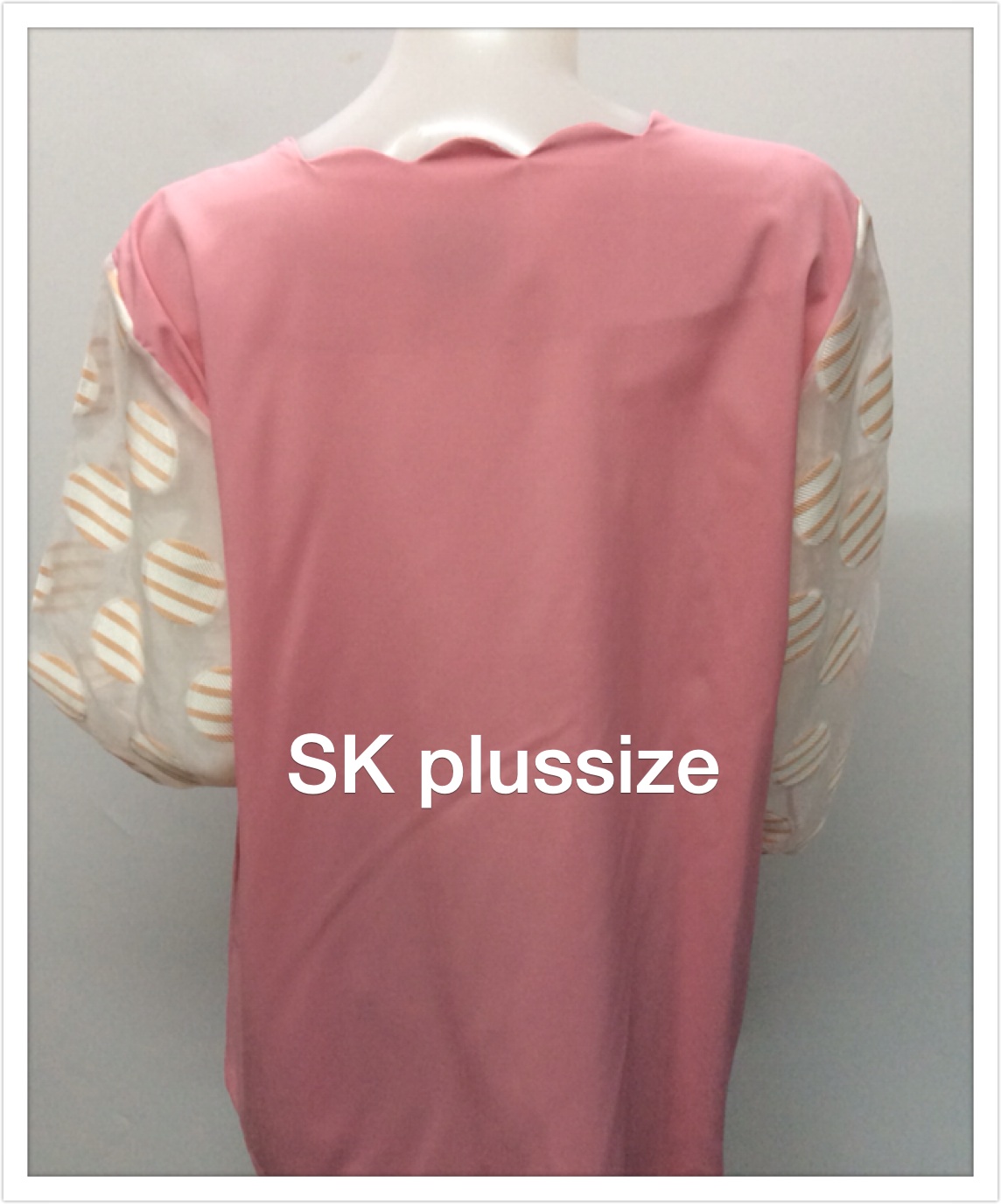 เสื้อผ้าไหมอิตาลีสีชมพู แขนผ้าแก้ว รอบอก 48 นิ้ว