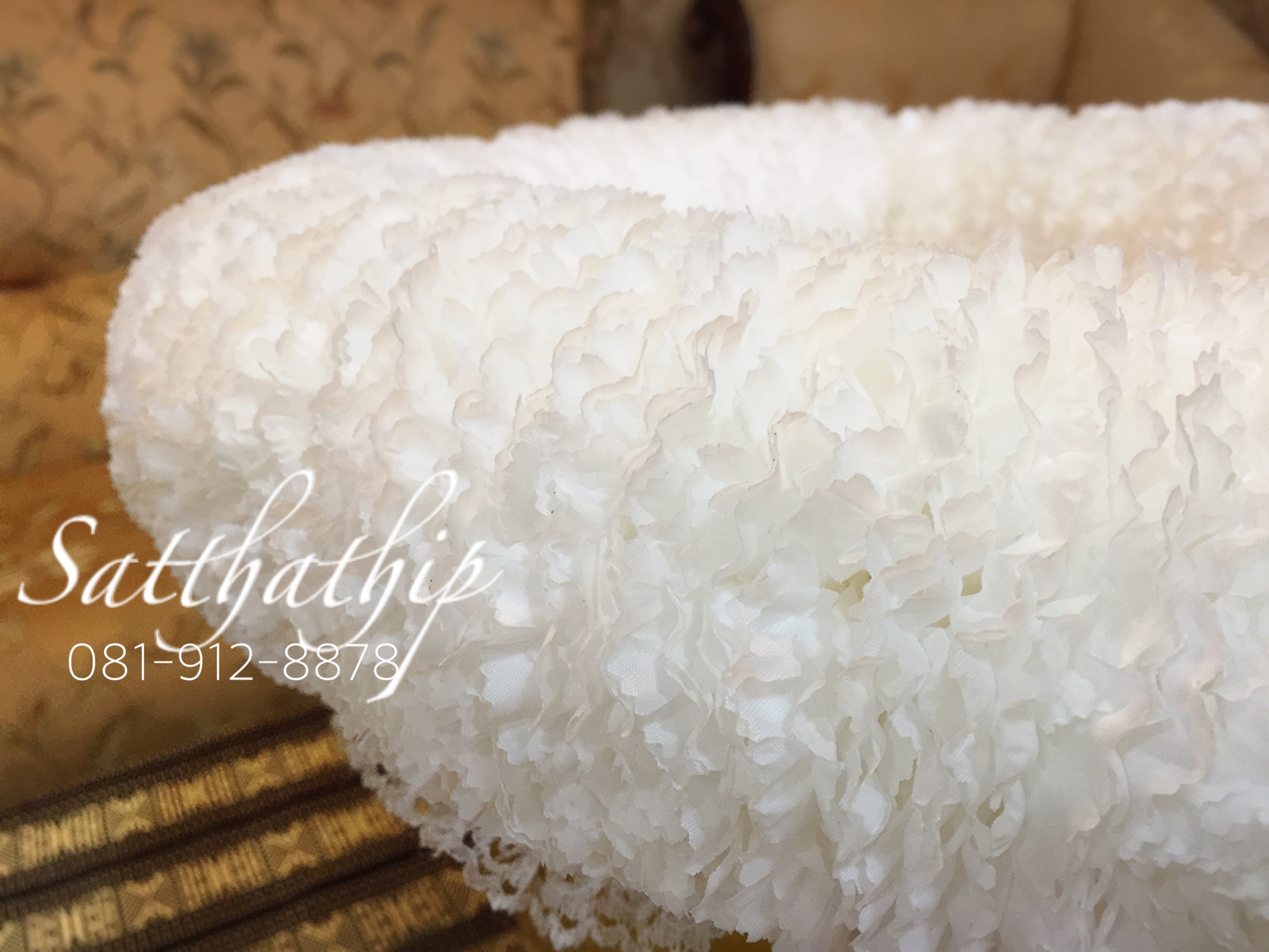 พวงมาลัยผ้า ดอกดาวเรือง สีขาว - พวงมาลัยผ้า - Fabric garland - Marigold garland - Marigold mala