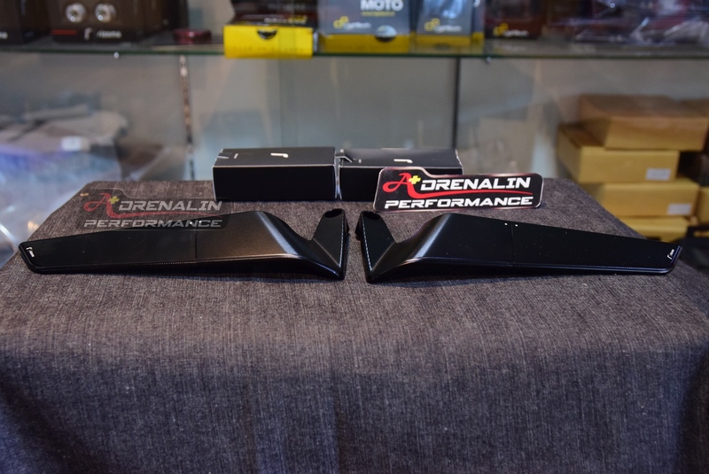 กระจกข้าง Rizoma รุ่น stealth สำหรับ Monster 937 ทำหน้าที่เป็นเหมือนสปอยเลอร์ สร้างแรงกด downforce