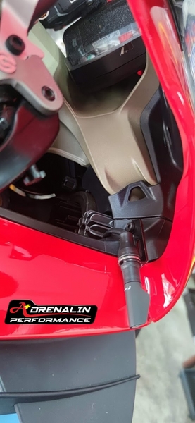 ไฟเลี้ยว rizoma สำหรับ Panigale V4 2018+ รุ่น Leggera แบบ low profile ครบชุดพร้อมขาจับ