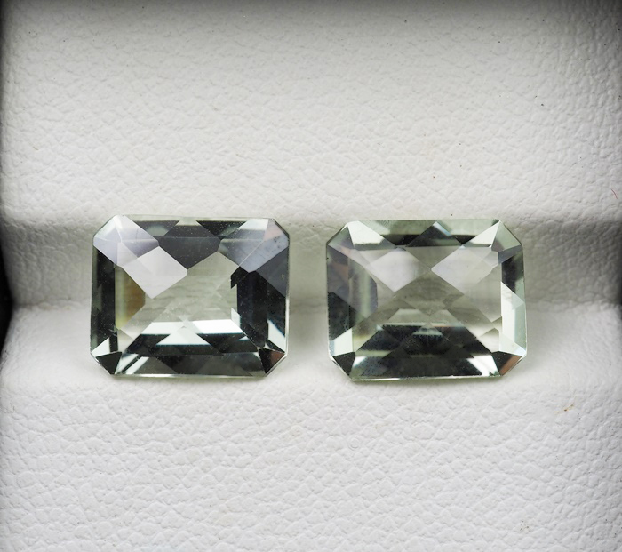 พลอยอะเมทิสต์ 5.55 กะรัต 2 ชิ้น 10x8 มม.
