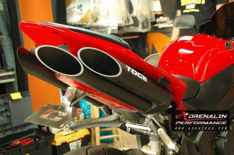 ท่อ TOCE Slip-on สำหรับ R1 ปี 09-14 (For Exhibition only)