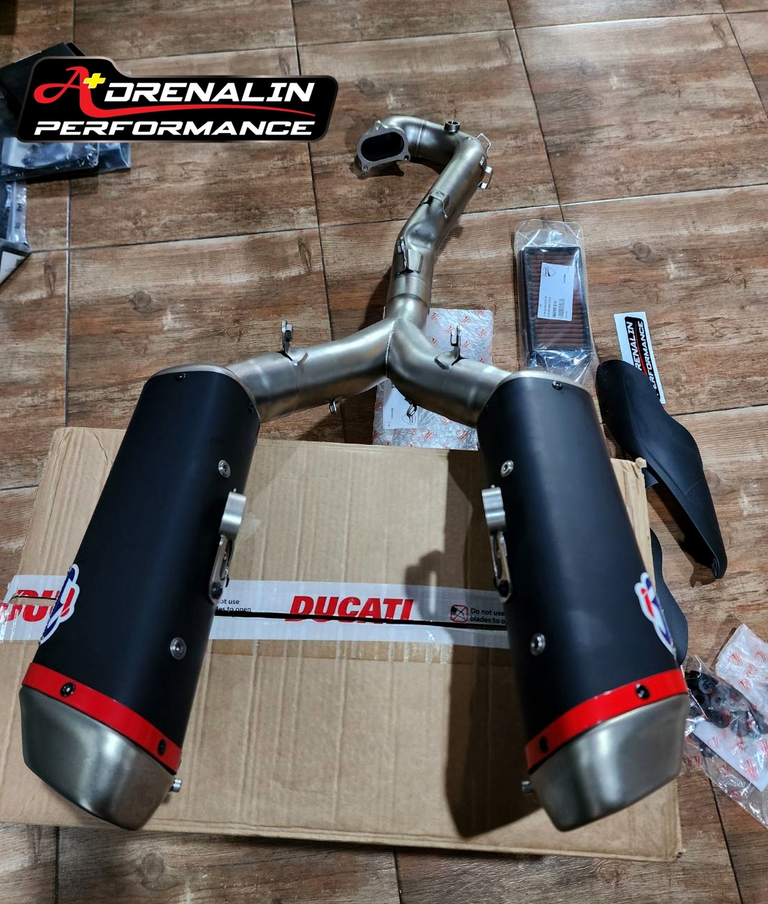ท่อฟูล Termignoni สำหรับ Hypermotard 698 mono ท่อคู่ไทเทเนียมดำ พร้อมคอ racing แสตนเลส (For Exhibition only)