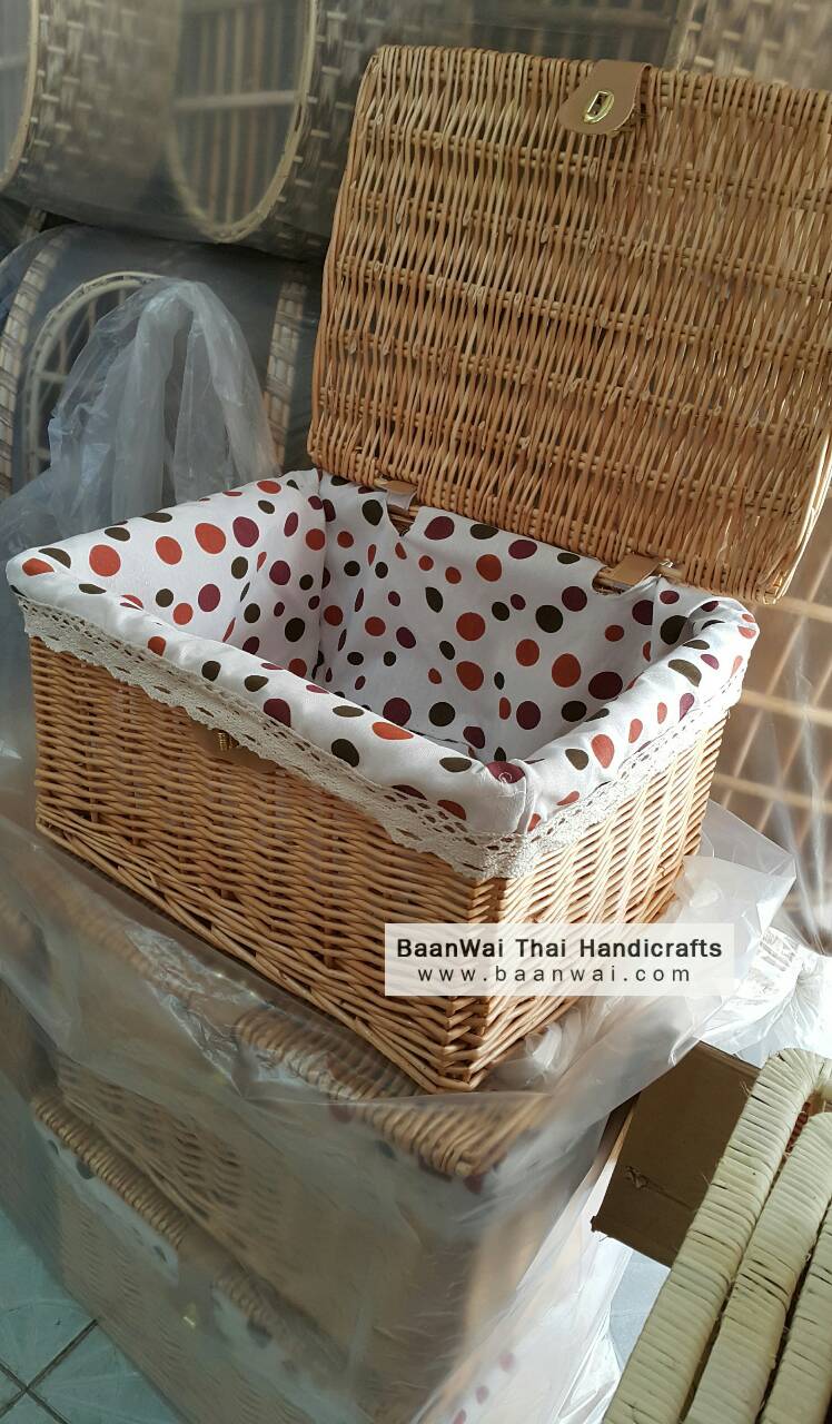 กล่องหวาย กล่องปิคนิค หีบหวาย ตะกร้าหวายบุผ้า ขนาด S : 25x35x15 cm