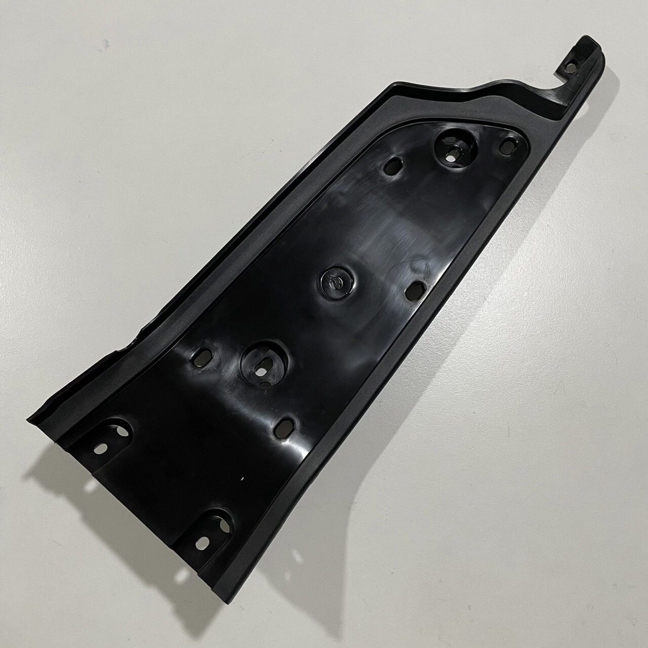 5LW-F7481-10 แผ่นรองพักเท้าซ้าย (สีดำ) NOUVO อะไหล่แท้ YAMAHA