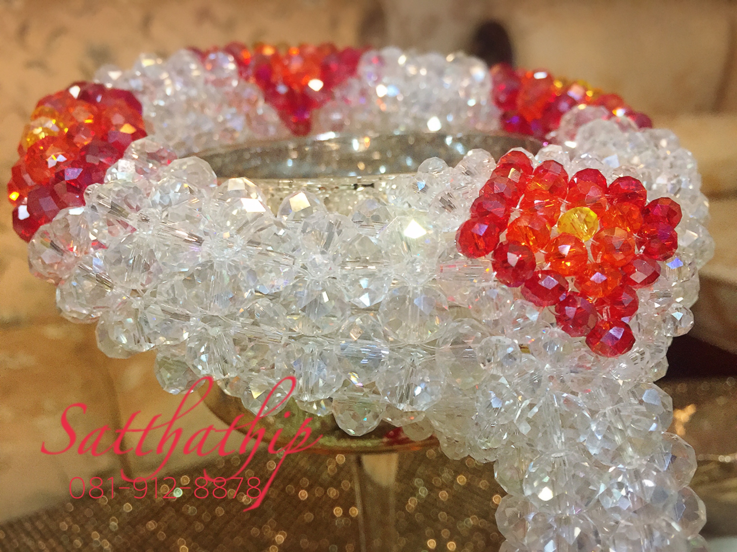 พวงมาลัยคริสตัล สีโทนแดง - Crystal Garland