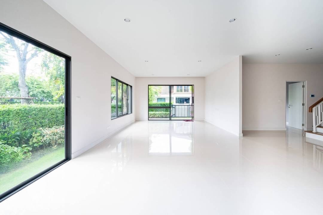 Burasiri Pattanakarn House for sell