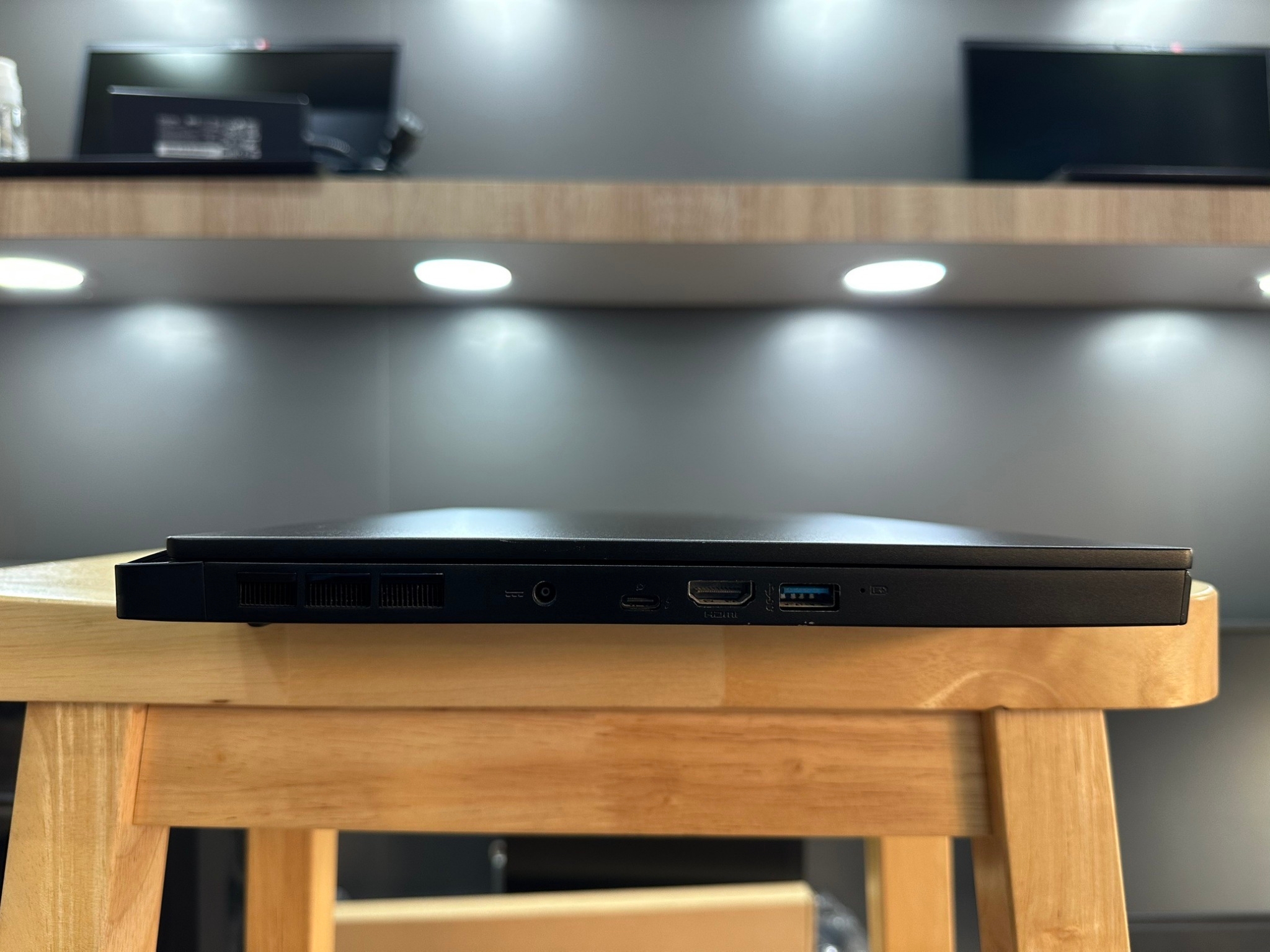 MSI STEALTH GS66 12UHS-253TH (CORE BLACK)