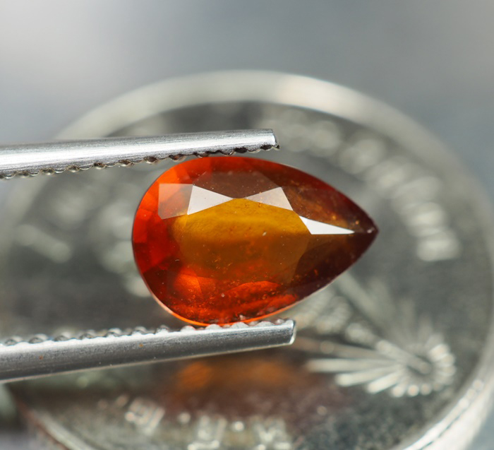 เฮสโซไนต์โกเมน (Hessonite) 0.95 กะรัต